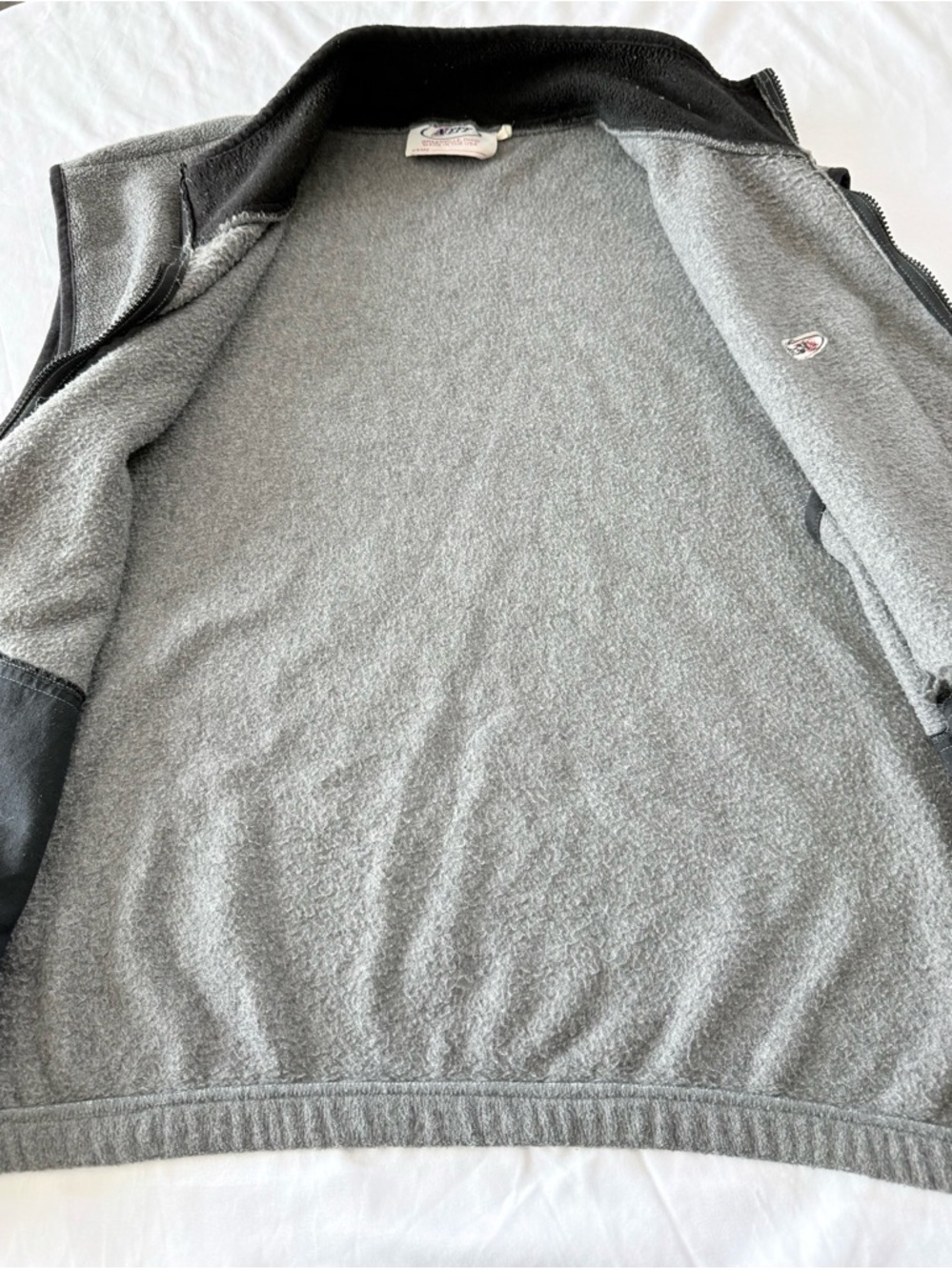 NEFF Brand Men’s Gray Vest Size Large Zip Up Pockets In Front . Great Condition - Picture 4 of 6